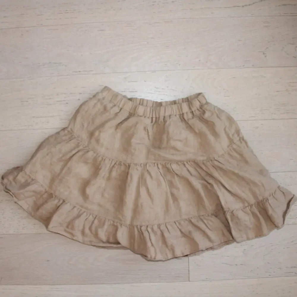 NOCTURNE -NwoT- Tiered Linen Beige Ruffle Mini Skirt | Small - Picture 2 of 8